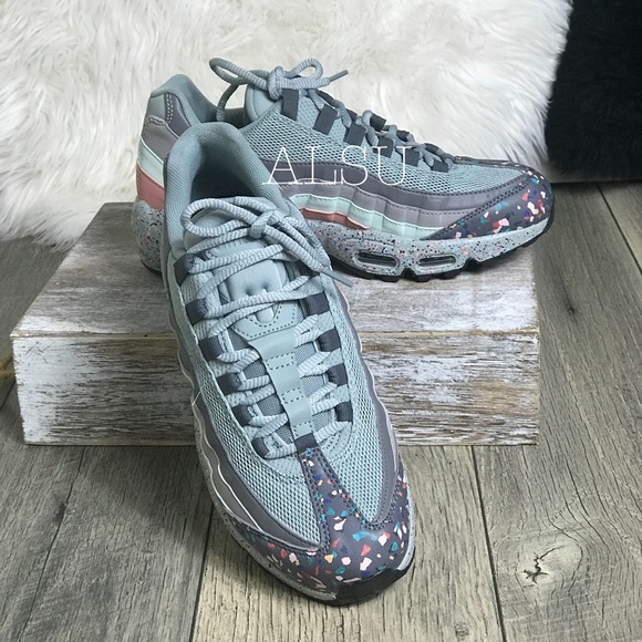 NWT Nike Air Max 95 SE Light Pumice W AUTHENTIC - Picture 4 of 8